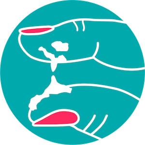 Una ilustración circular sobre un fondo turquesa. Entre el pulgar y el índice se aprecia un moco cervical blanquecino y cremoso, que se estira ligeramente. Esta representación puede corresponder al moco cervical de la fase folicular.